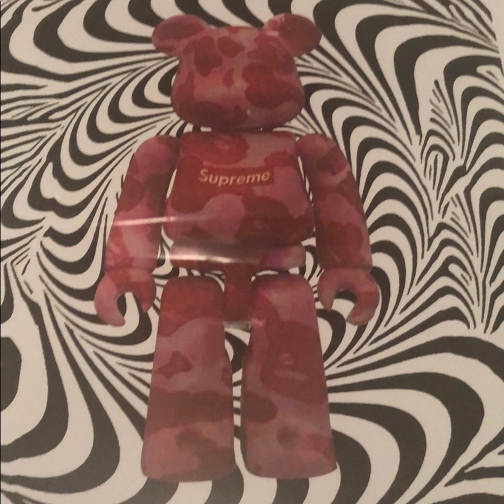 Fairchild Paris Supreme Bearbrick Limited Edition - Picture 3 of 5